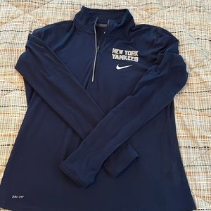 Yankees Nike Dri Fit - women’s large